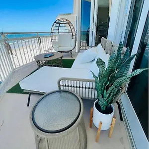 Oasis 704 Lovely Daytona Ocean Front For 5 Sleeps Up To 12 Apartment Daytona Beach